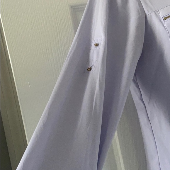 Express button placket blouse - Picture 4 of 6